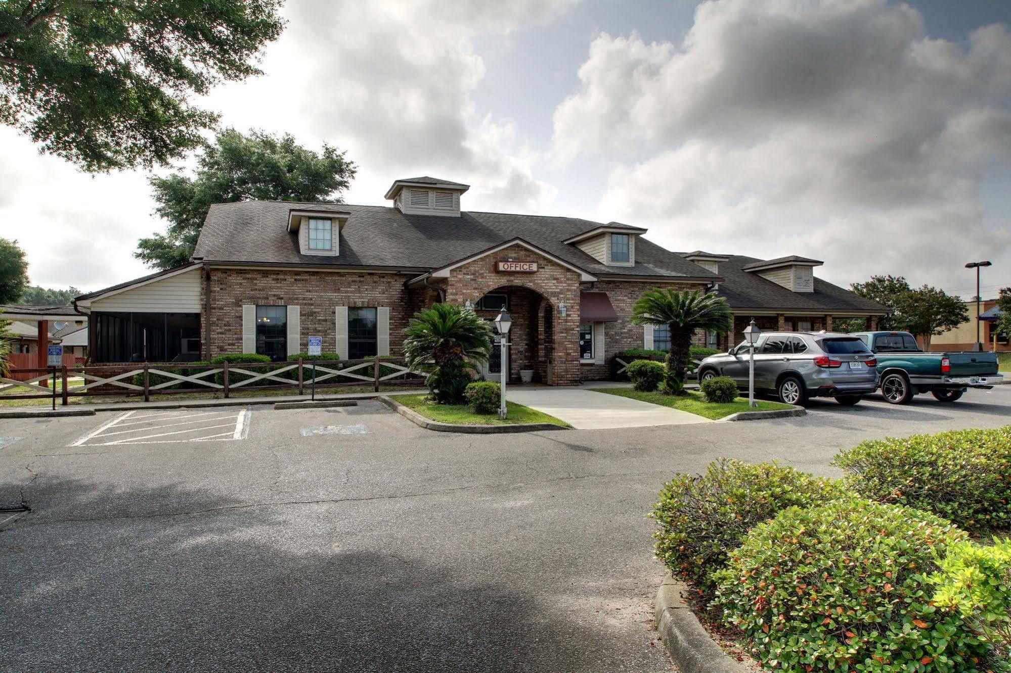 Ferry Pass Hotel Del Sol - Pensacola מראה חיצוני תמונה