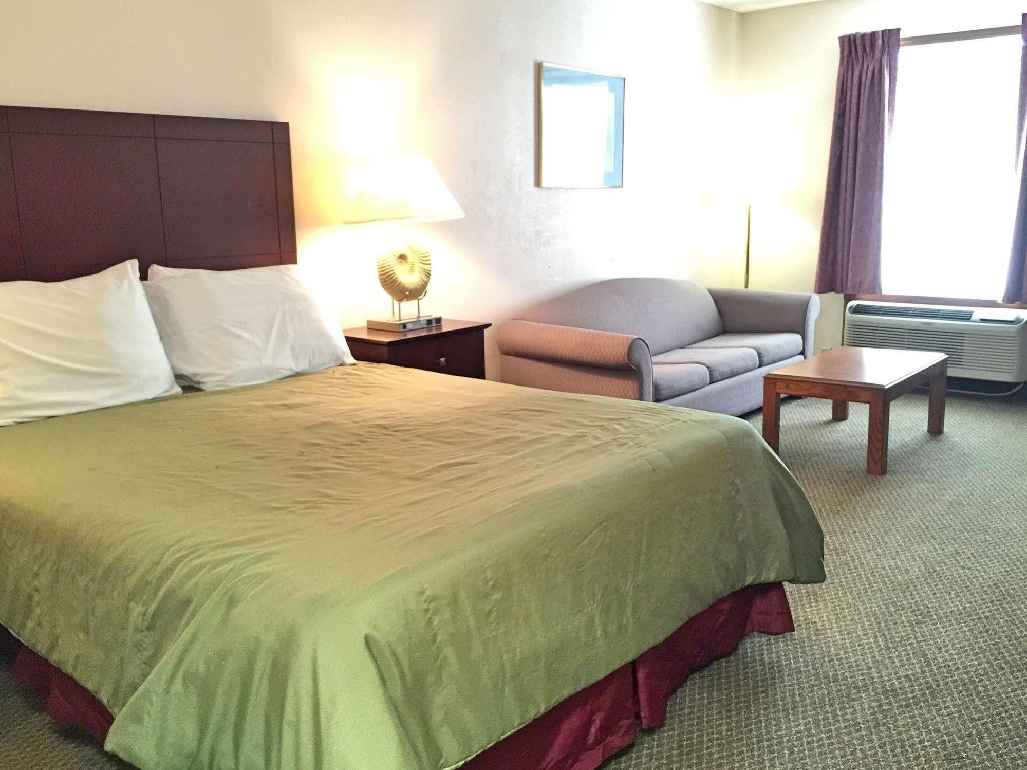 Ferry Pass Hotel Del Sol - Pensacola מראה חיצוני תמונה